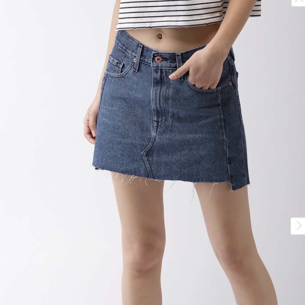Levi’s Denim Skirt- Blue- Size 30